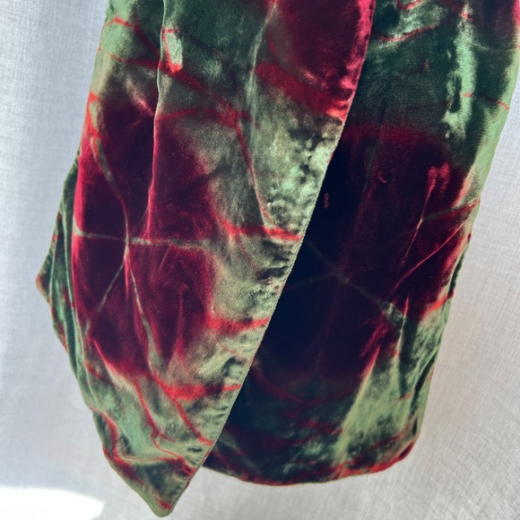Genevieve Dion Scarf Velour Green & Red Iridescent Rectangle 8" x 68" Canada - Picture 4 of 6